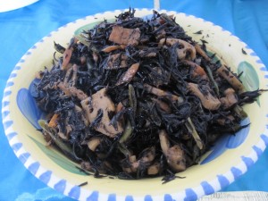 seaweed salad with hijiki and lotus root